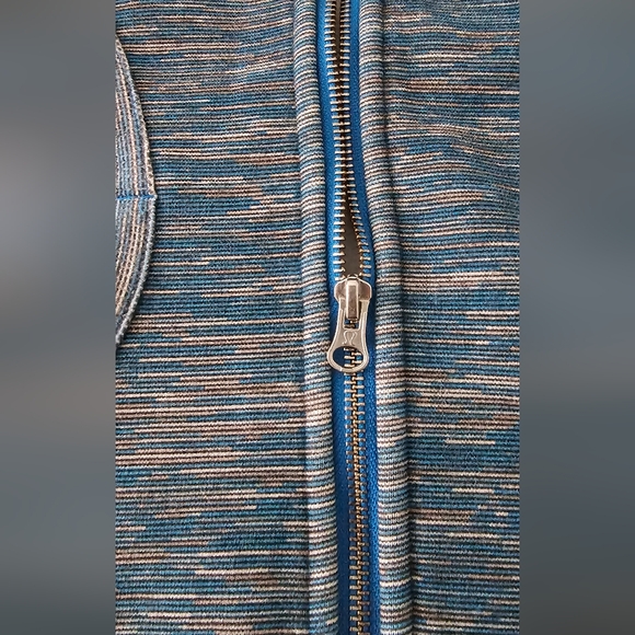 Lululemon zip up sweater size 6 - Picture 3 of 6